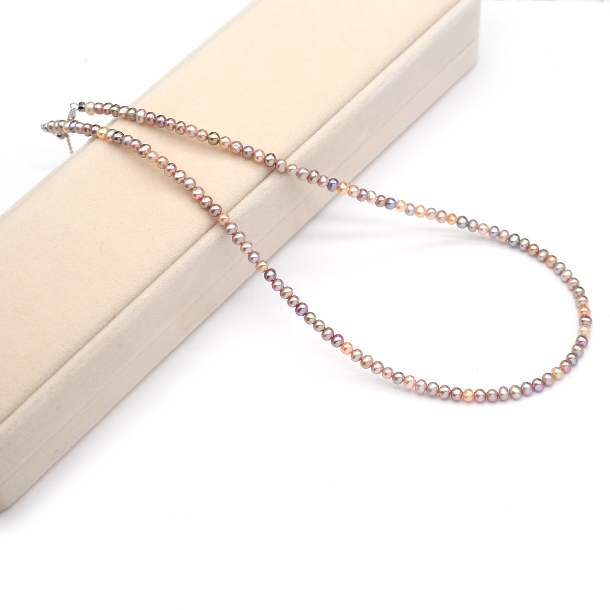 Collar de perlas naturales de  - Beading reseña y precio